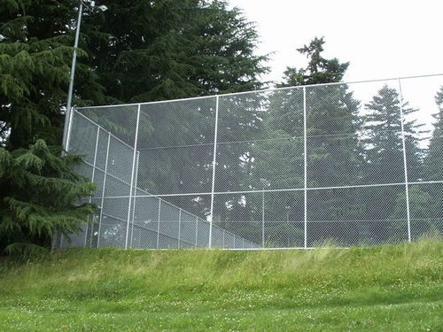 貴陽安裝體育場勾花網圍欄 運動場圍欄便宜 質量保證